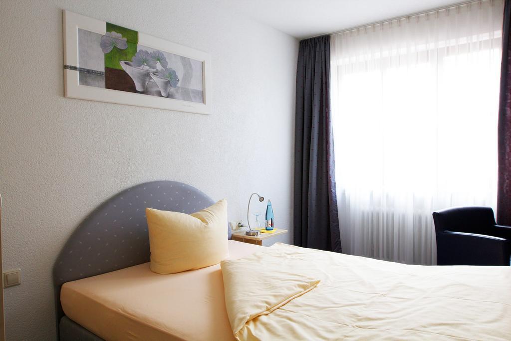Hotel Restaurant Engel Pfaffenweiler Kamer foto