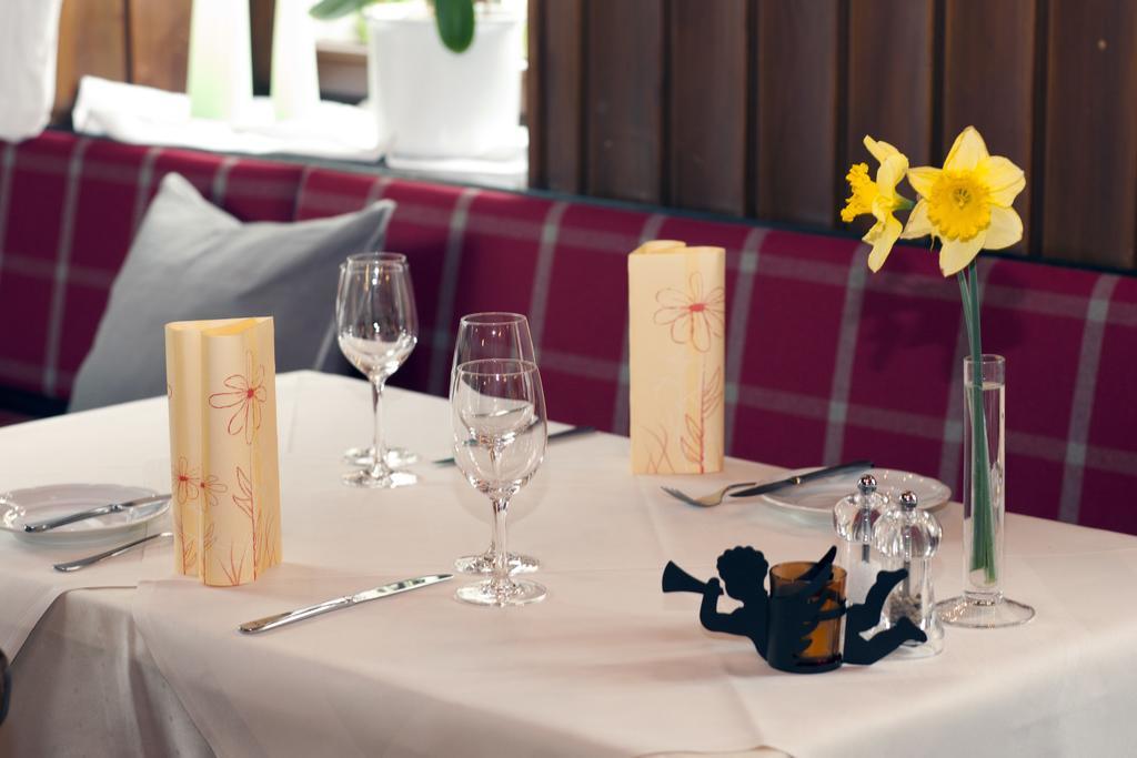 Hotel Restaurant Engel Pfaffenweiler Buitenkant foto