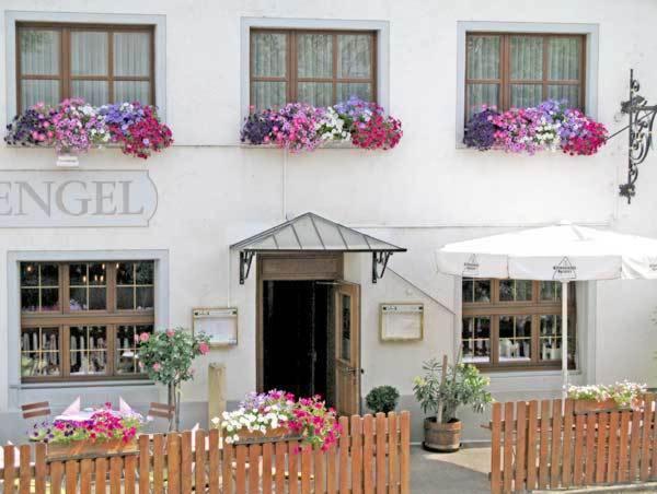 Hotel Restaurant Engel Pfaffenweiler Buitenkant foto