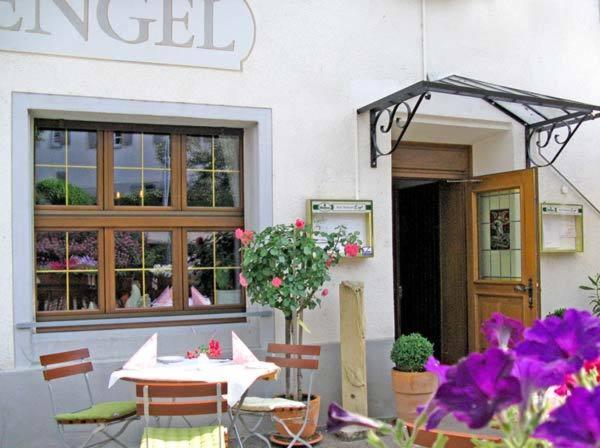 Hotel Restaurant Engel Pfaffenweiler Buitenkant foto